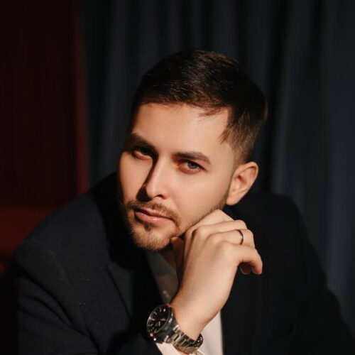 Виталий Романов